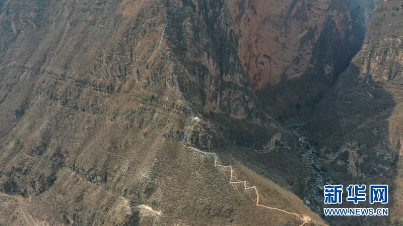 281606_1596590462407542.jpg 1126322470_15965059520711n.jpg