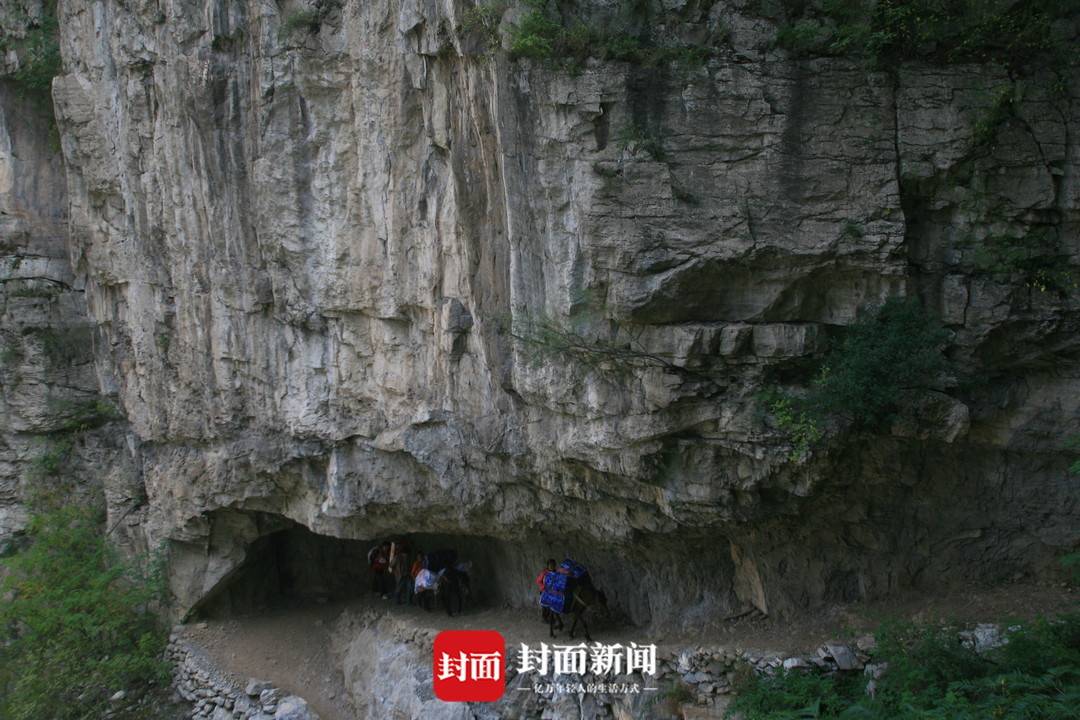 281877_1596945594772777.jpg 21.jpg