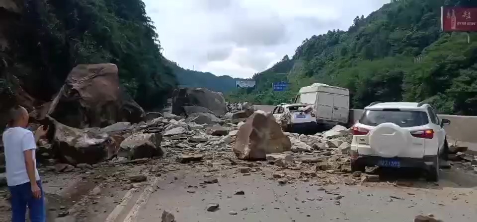 74005_1596879470708035.jpg 3.jpg