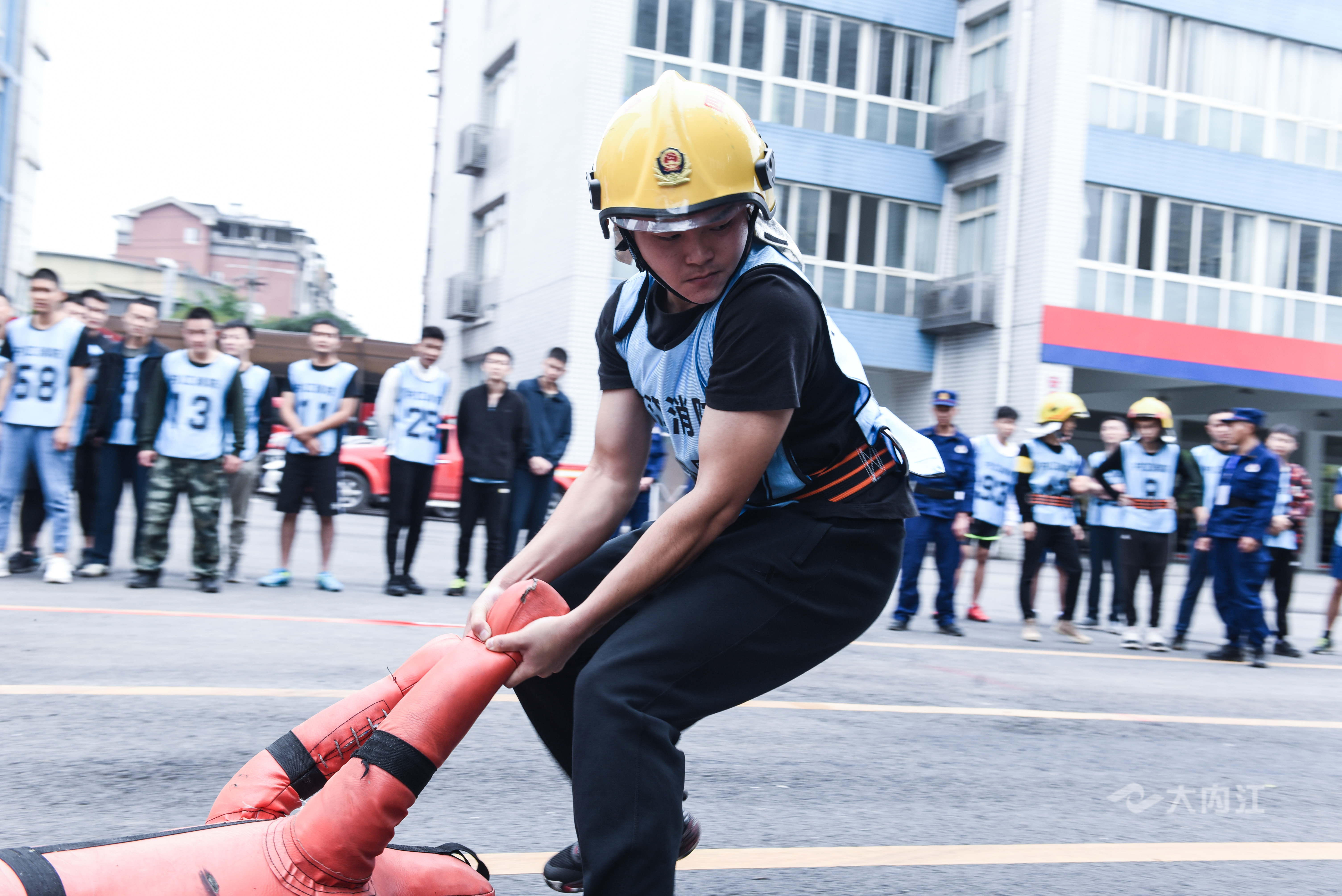 拖拽假人测试科目.jpg