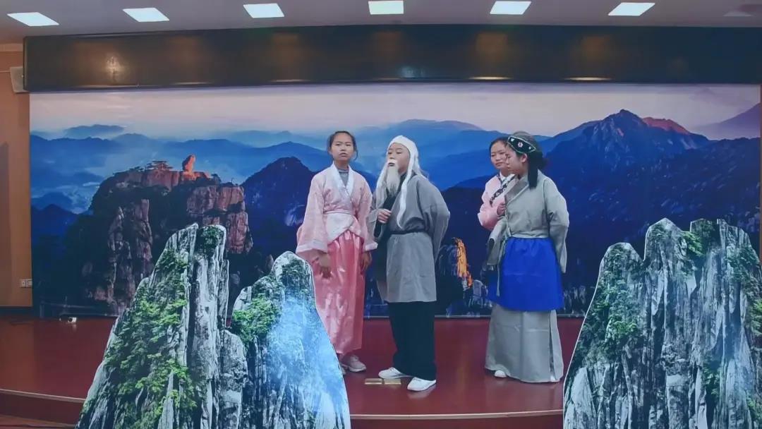 281877_1612275774161368.jpg 33.jpg