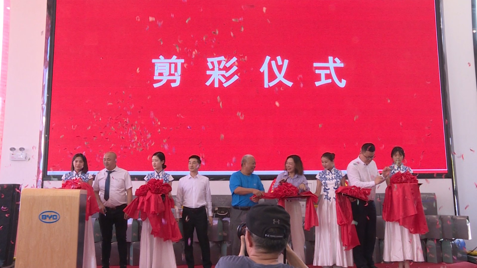 281921_1621190718728682.jpg 729_6047_01.00_00_06_09.Still002.jpg