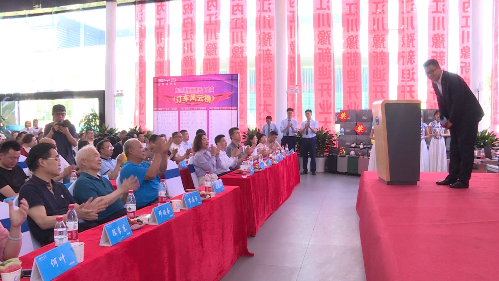 281921_1621190814378362.jpg 729_6047_01.00_00_15_08.Still004.jpg