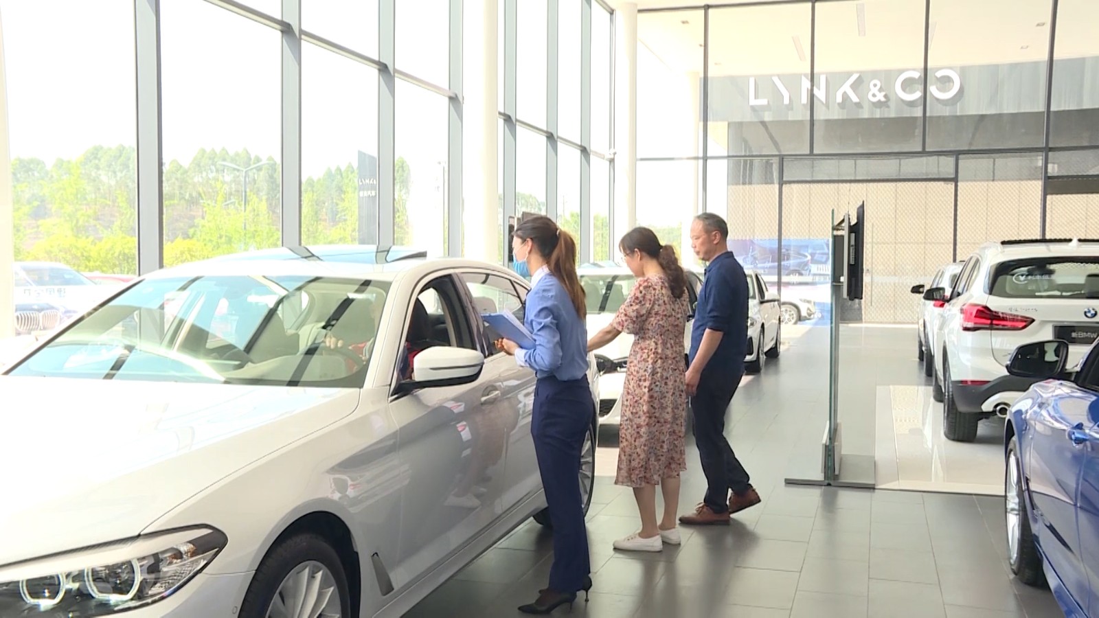 281921_1621190863766232.jpg 729_6047_01.00_01_58_14.Still010.jpg