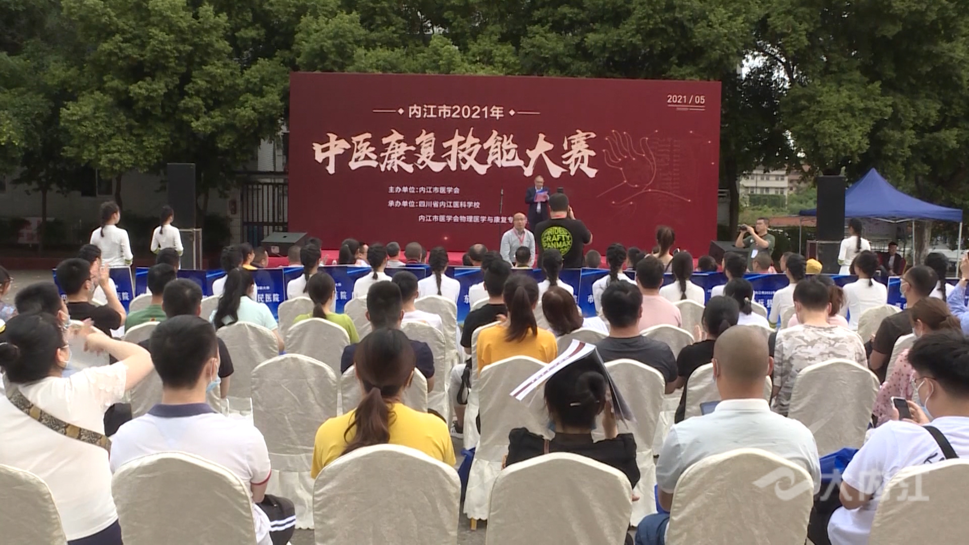 282035_1621076083515882.jpg 70.jpg