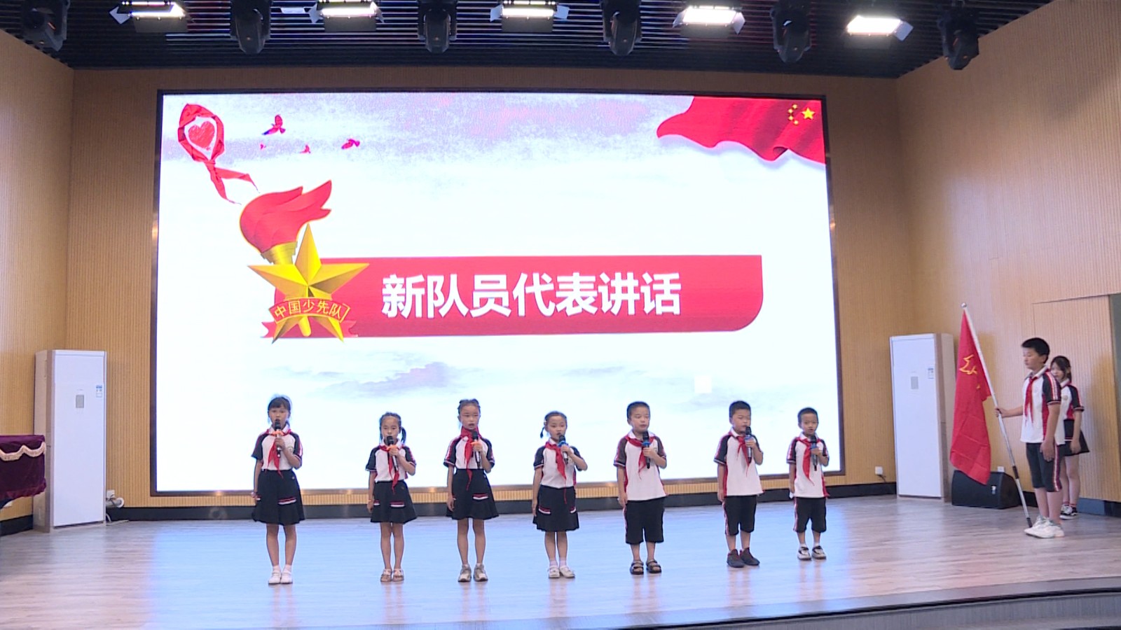 281921_1623831010293444.jpg 729_6979_01.00_00_32_00.Still010.jpg