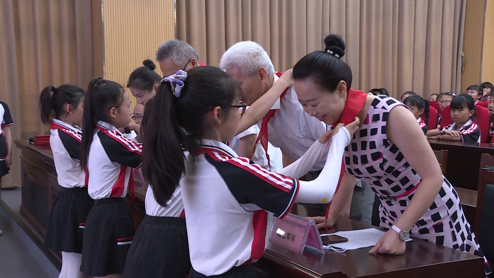 281921_1623831113811384.jpg 729_6979_01.00_00_04_10.Still001.jpg