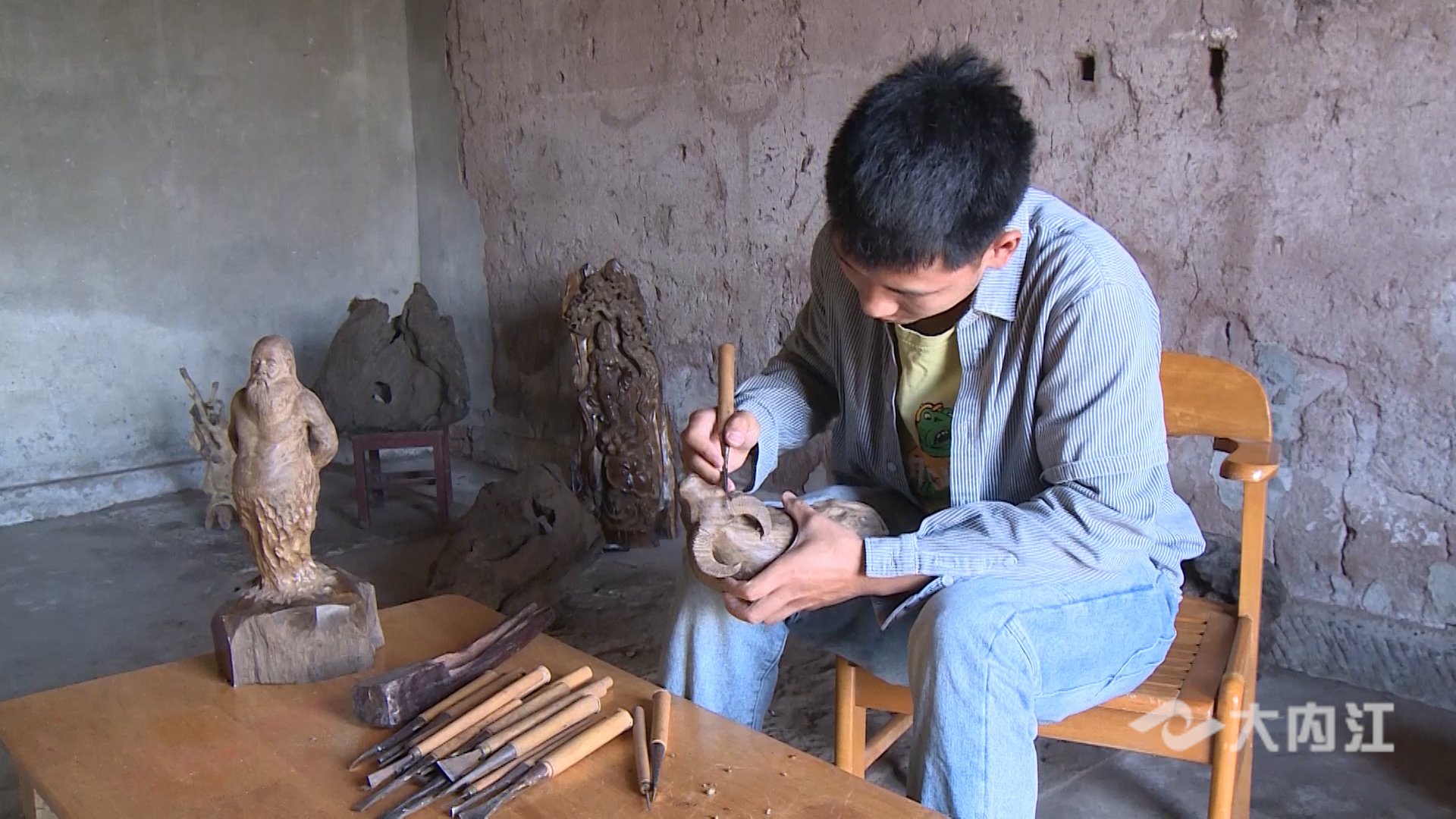 282035_1623654010790641.jpg 32.jpg