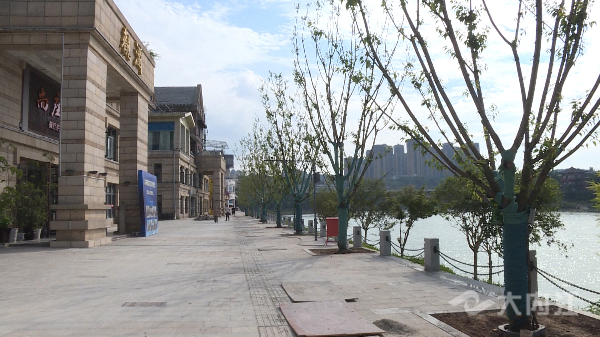 286258_1625899352878697.jpg 7.jpg