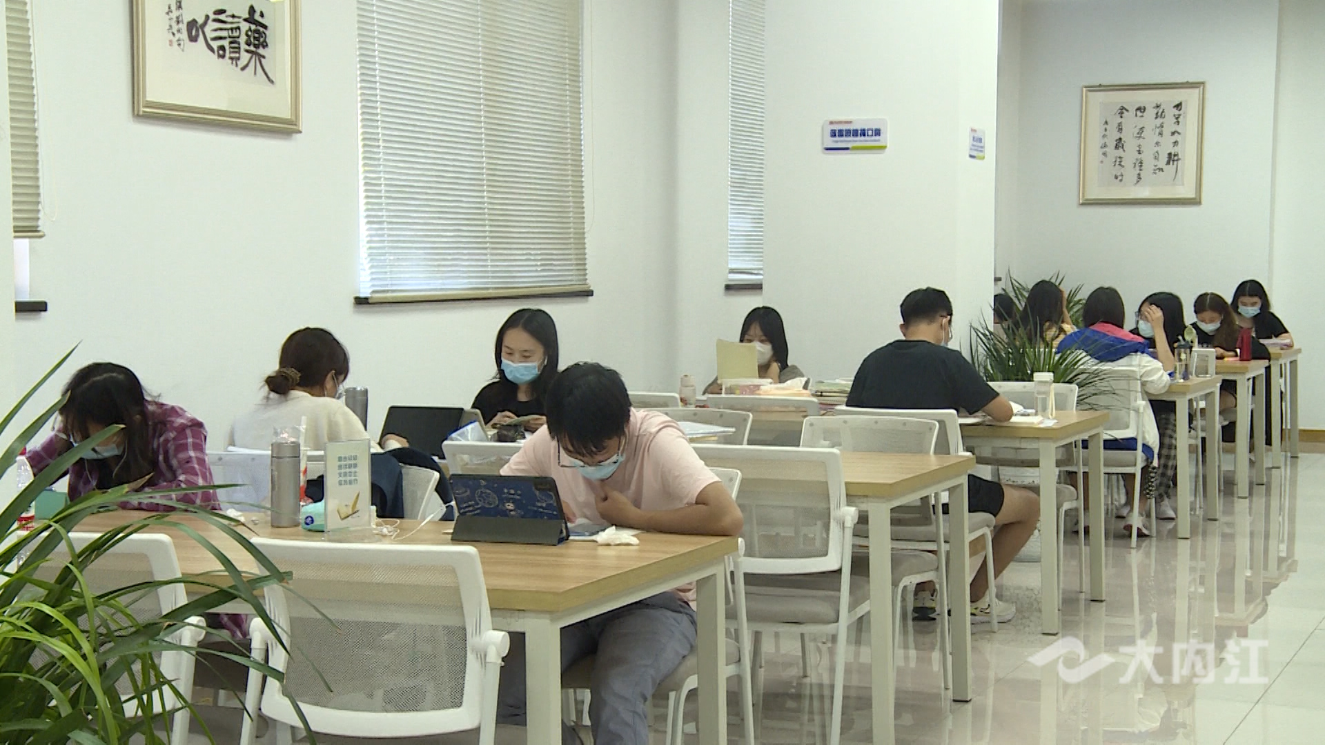 282035_1633490347391185.jpg 4.jpg