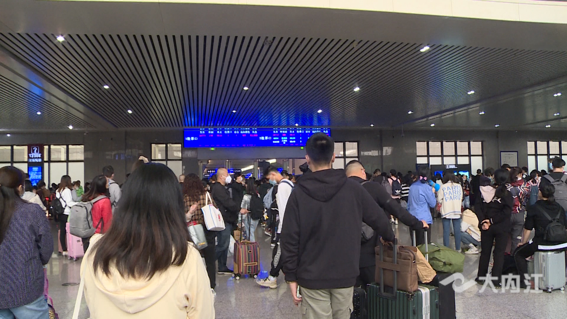 282035_1633586532425830.jpg 41.jpg