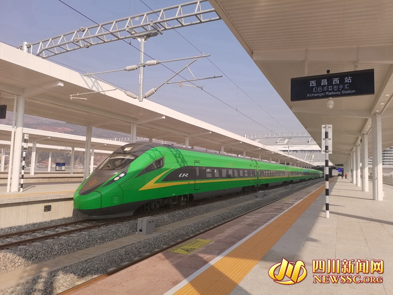 复兴号动车_副本.jpg 复兴号动车_副本.jpg