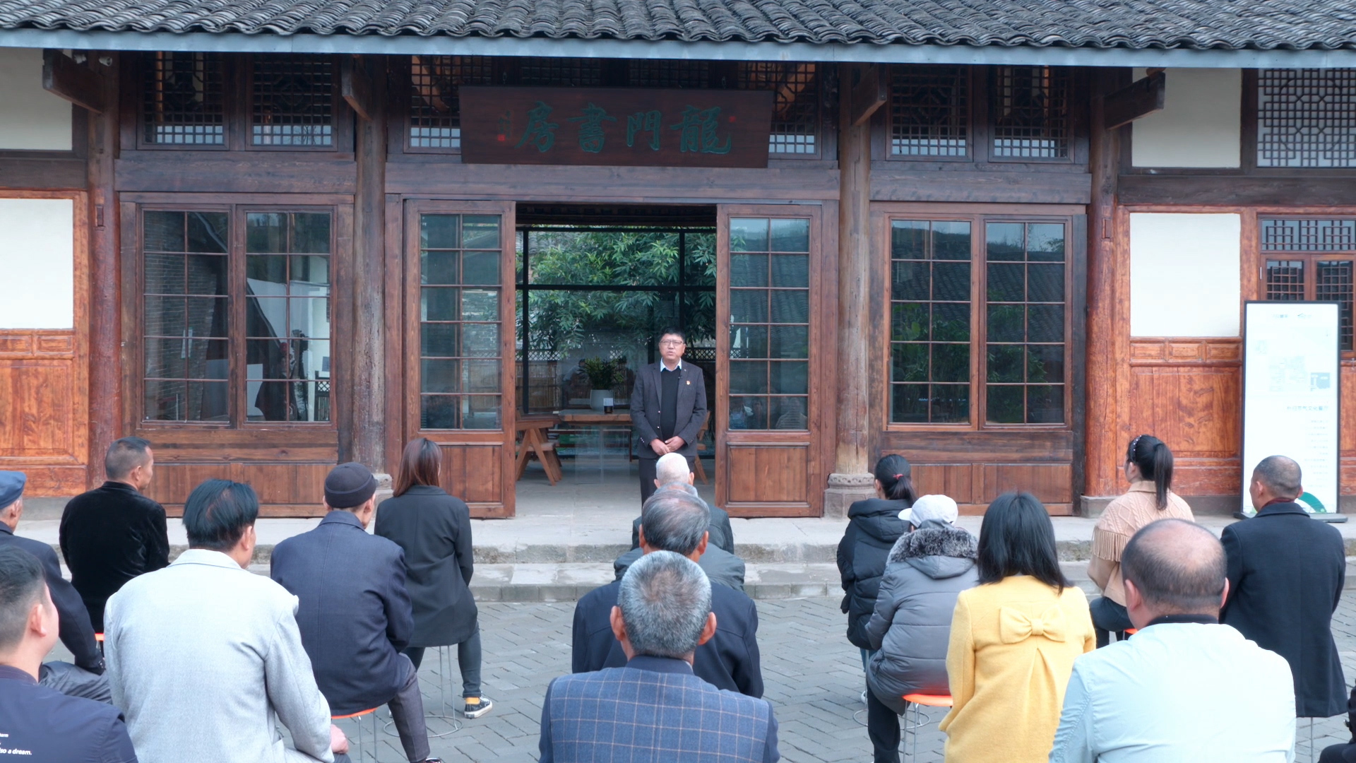 283418_1648089460899914.jpg 009.jpg