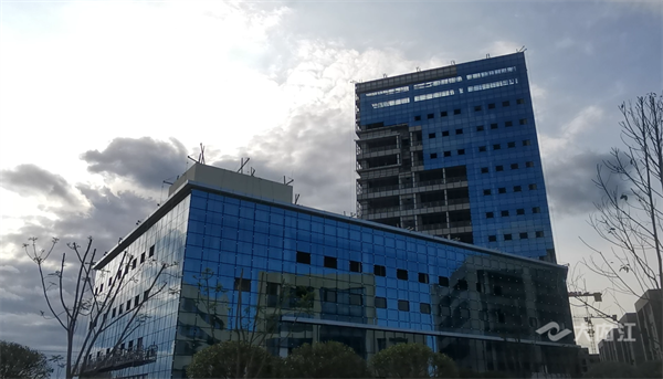 286033_1650796022224730.png 经开电子信息3.png