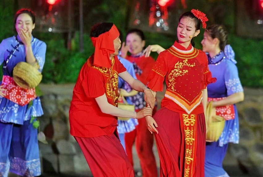 大型山水实景演出《遇见威远》震撼上演图片由威远县委宣传部提供1.jpg 大型山水实景演出《遇见威远》震撼上演图片由威远县委宣传部提供1.jpg