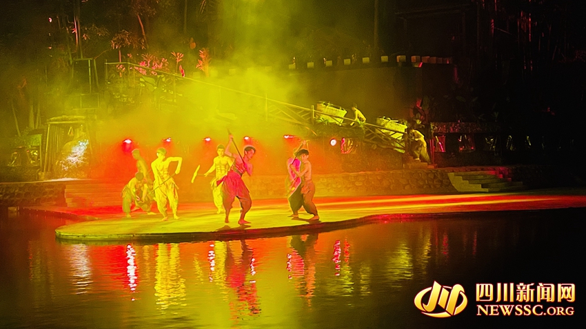 大型山水实景演出《遇见威远》震撼上演1.jpg 大型山水实景演出《遇见威远》震撼上演1.jpg