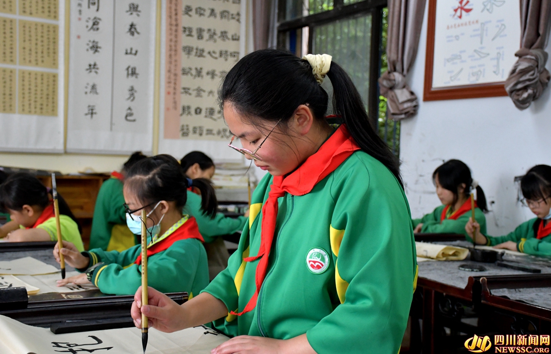 蒋韵枝.jpg 蒋韵枝.jpg