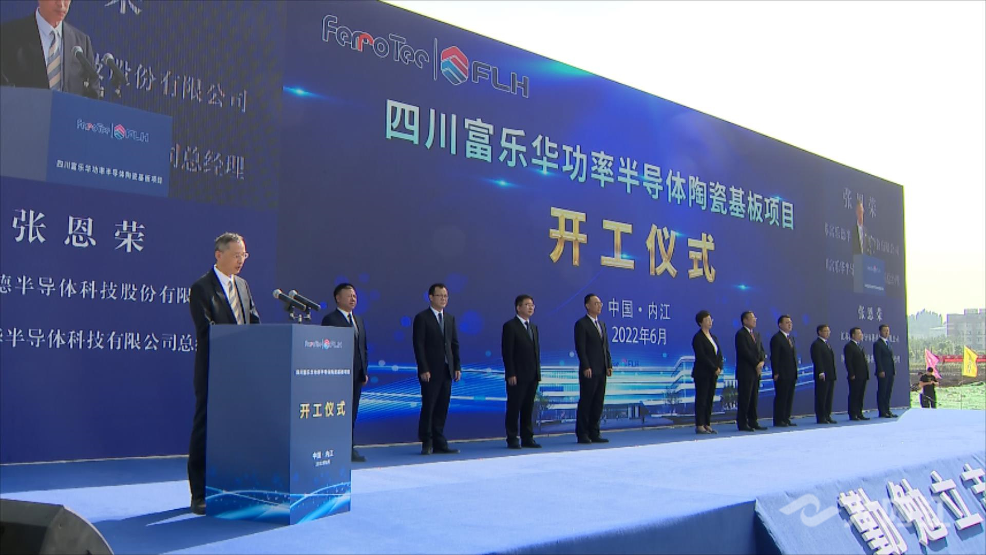 320608_1656560238484843.jpg 102.jpg